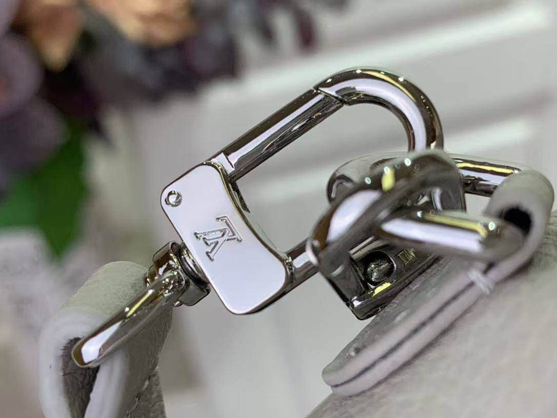 СУМКА LOUIS VUITTON детальное фото