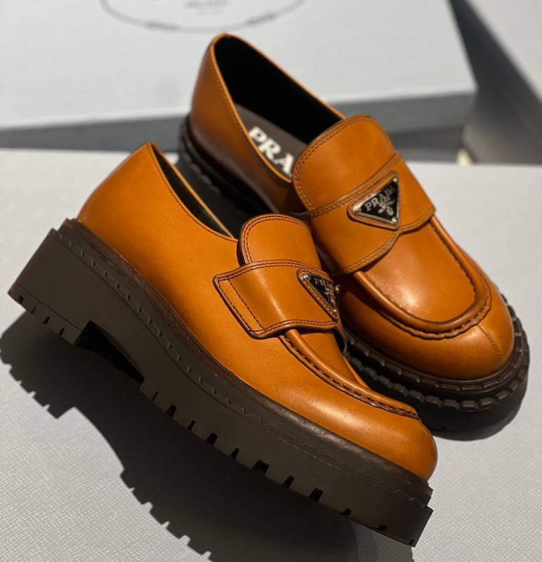 ЛОФЕРЫ PRADA фото