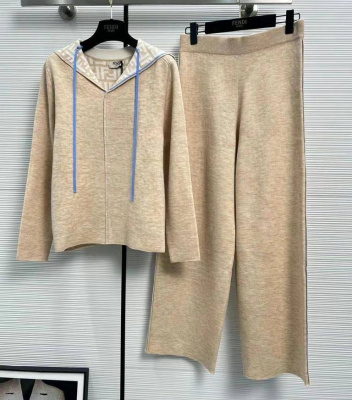 КОСТЮМ FENDI фото