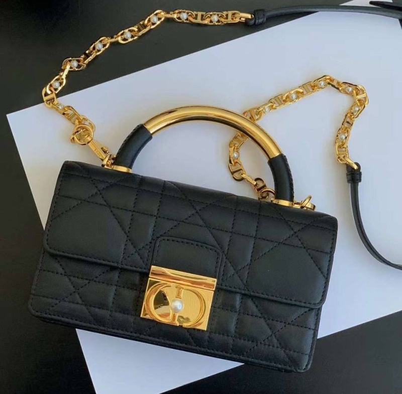 СУМКА CHRISTIAN DIOR фото