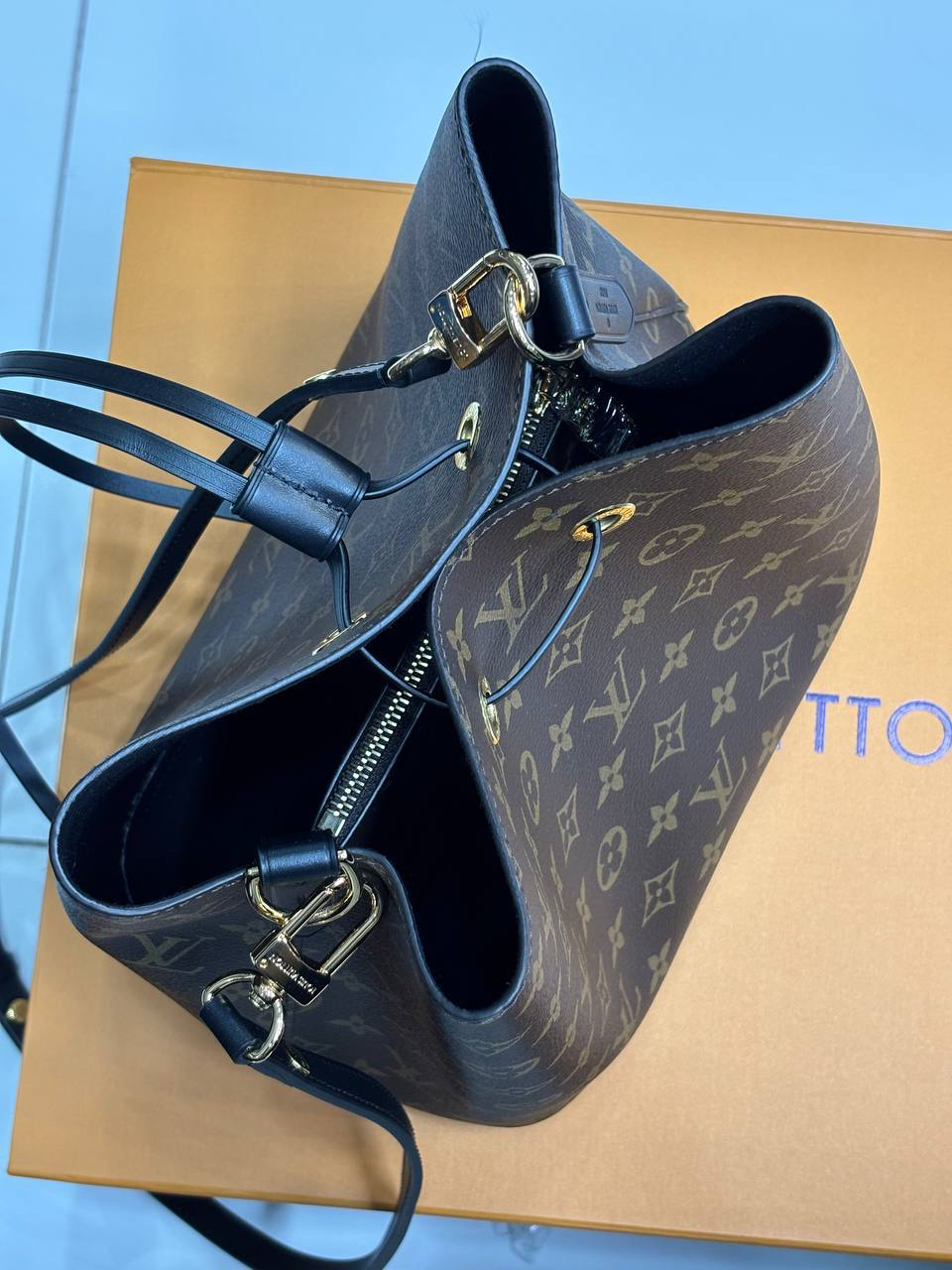 СУМКА LOUIS VUITTON детальное фото