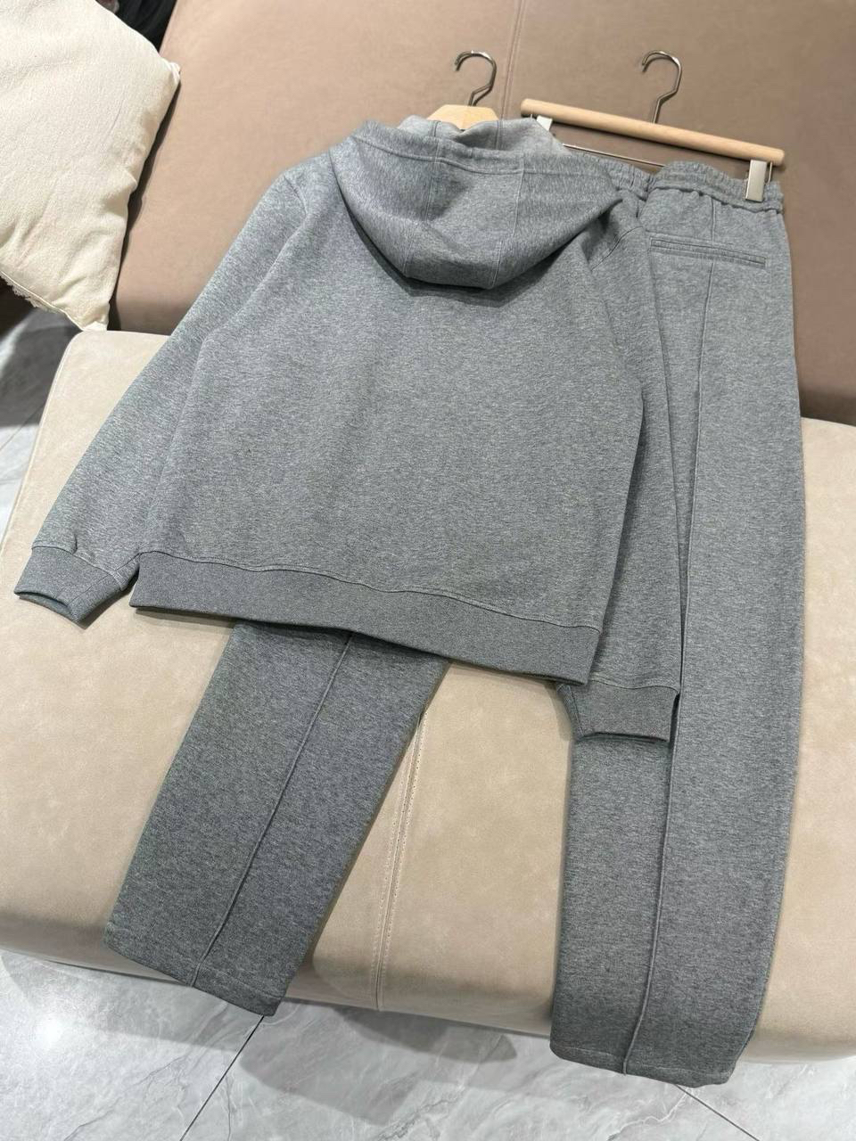 МУЖСКОЙ КОСТЮМ BRUNELLO CUCINELLI детальное фото