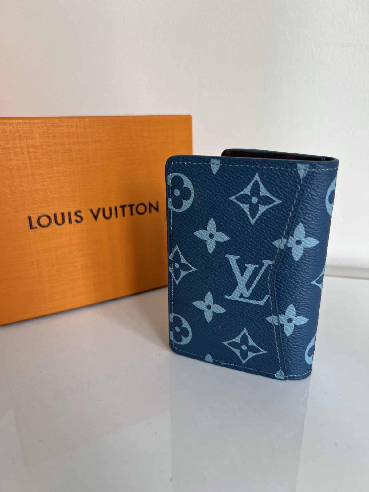 ВИЗИТНИЦА LOUIS VUITTON детальное фото