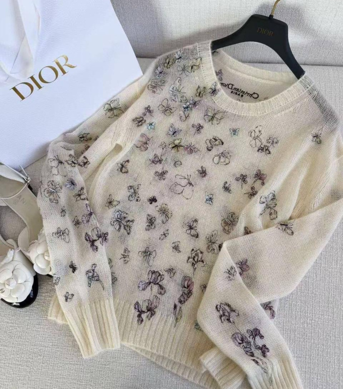 СВИТЕР CHANEL фото