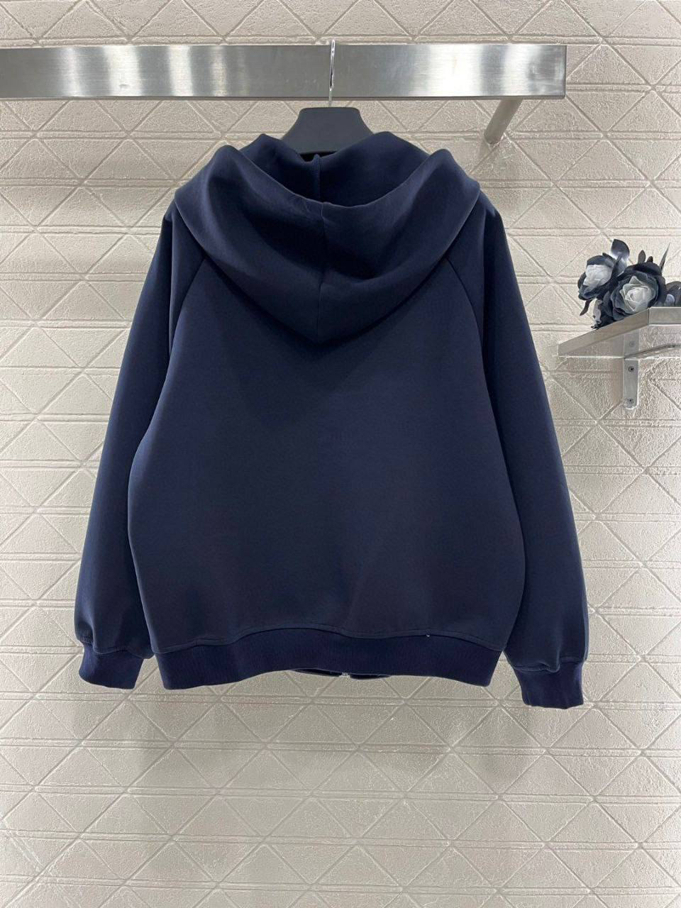 КОСТЮМ PRADA детальное фото