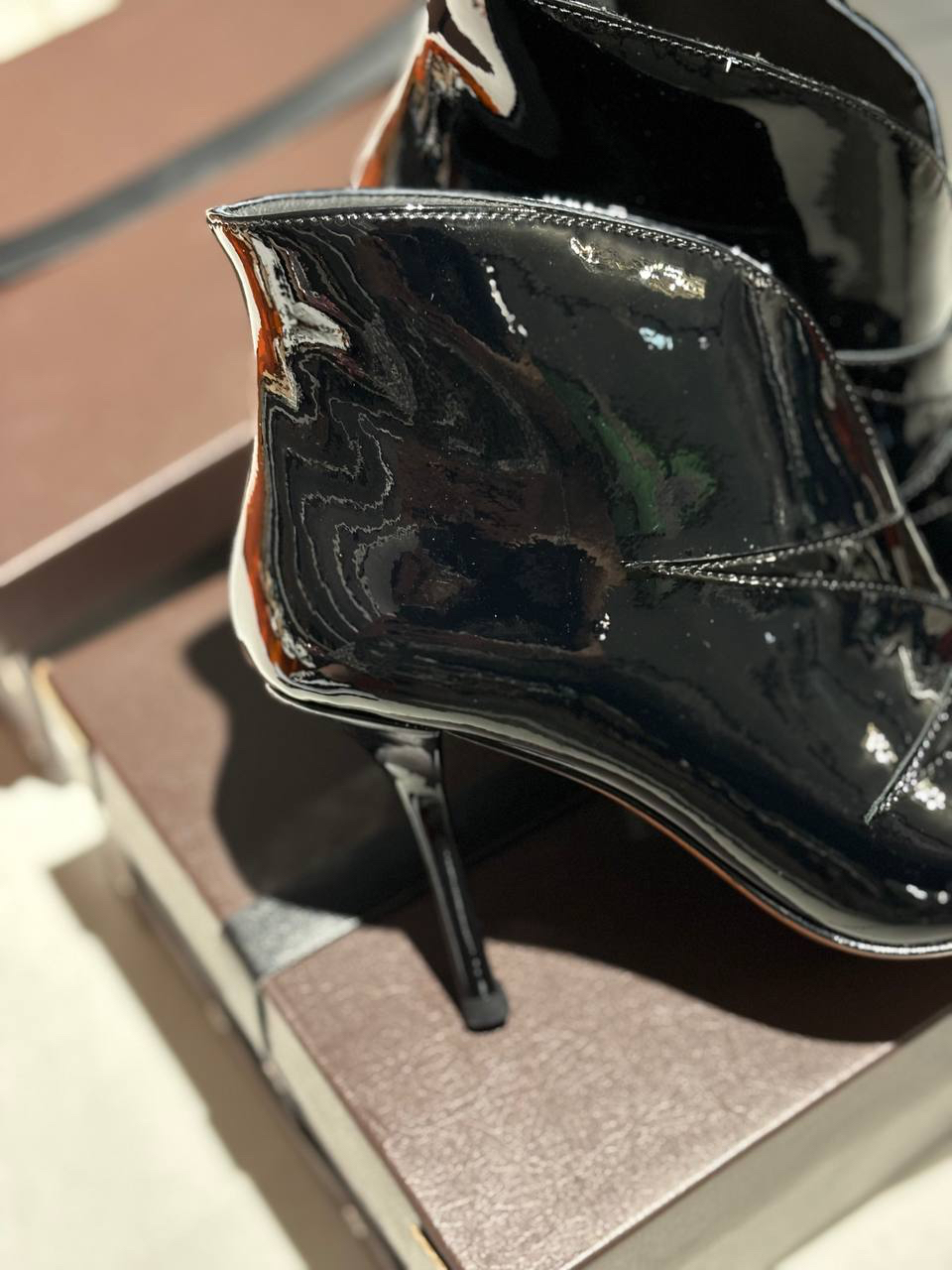 БОТИЛЬОНЫ ALAIA детальное фото