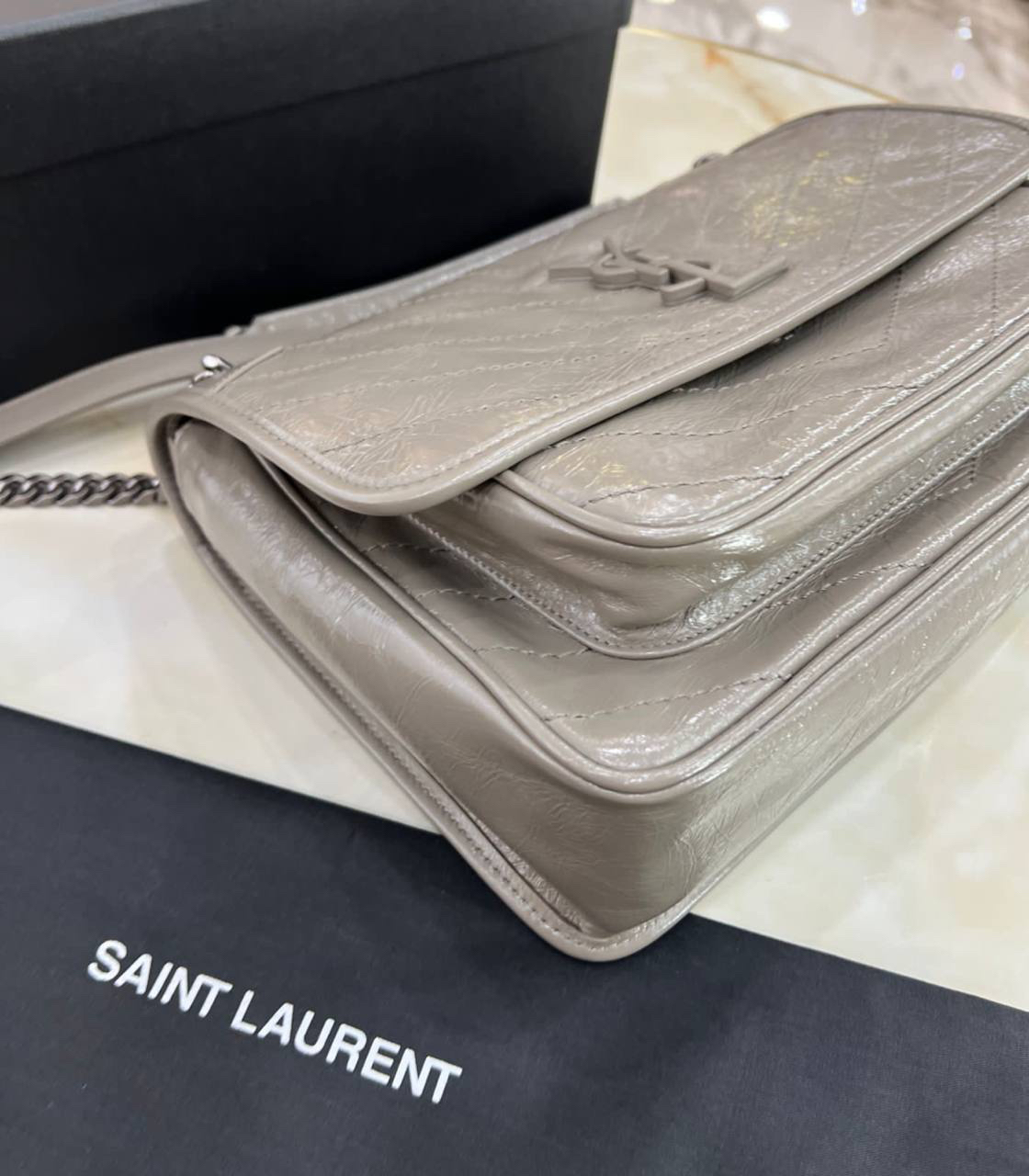 СУМКА SAINT LAURENT NIKI MEDIUM детальное фото