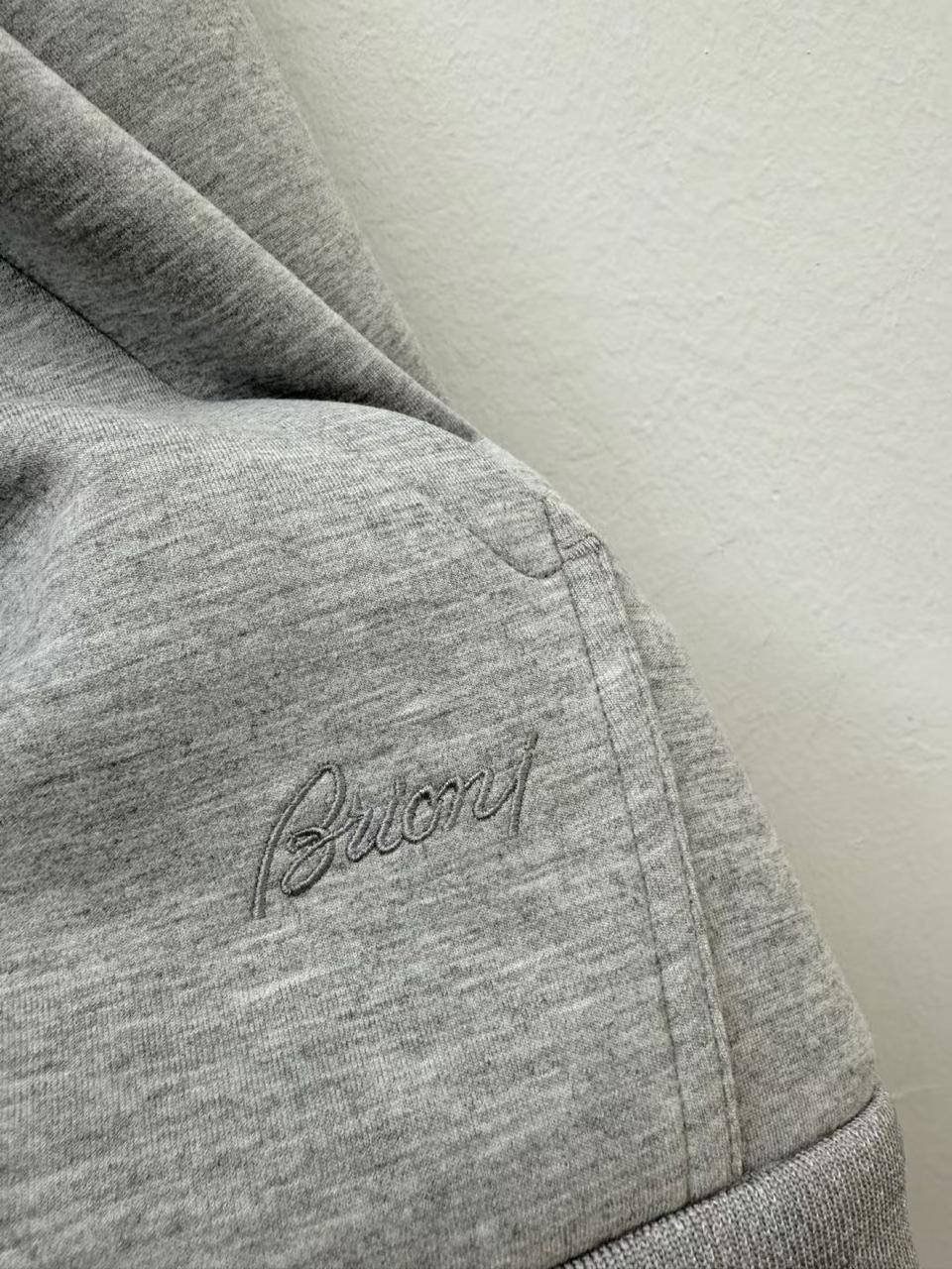 МУЖСКОЙ КОСТЮМ BRIONI детальное фото