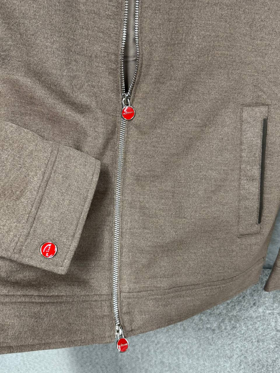 МУЖСКАЯ КУРТКА KITON детальное фото