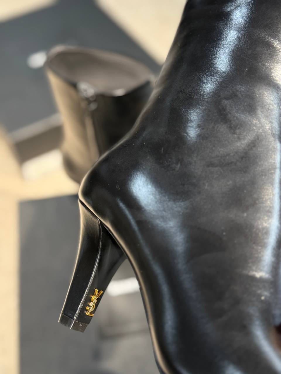 БОТИЛЬОНЫ SAINT LAURENT детальное фото