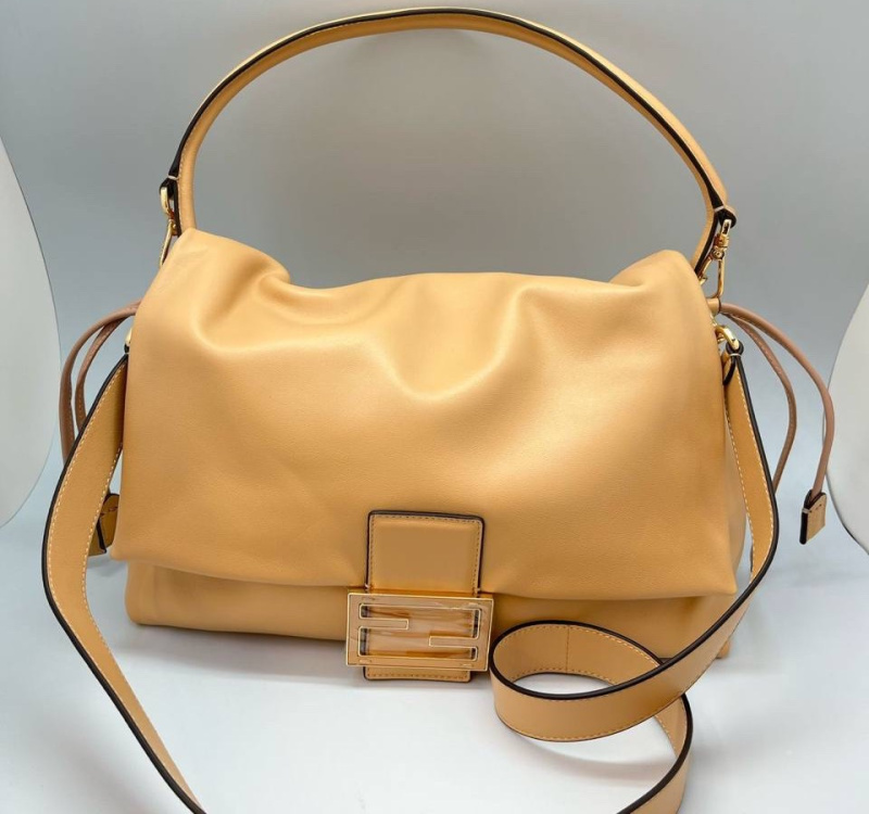 СУМКА FENDI MAMMA BAGUETTE фото