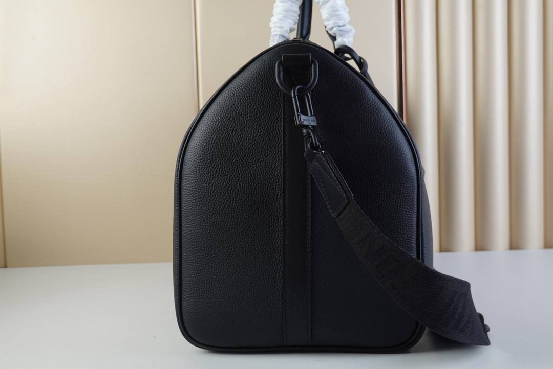 ДОРОЖНАЯ СУМКА LOUIS VUITTON детальное фото