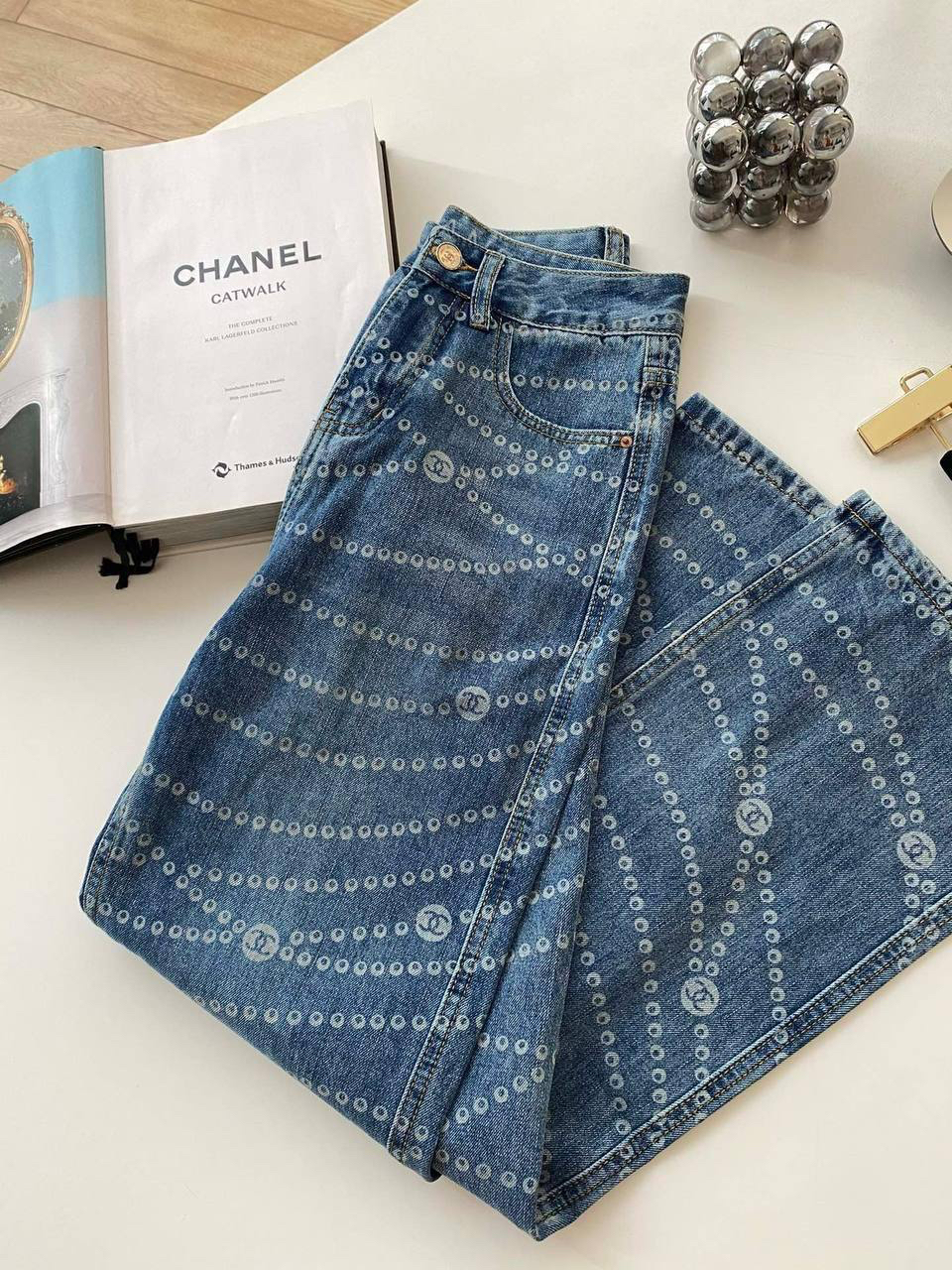 ДЖИНСЫ CHANEL детальное фото