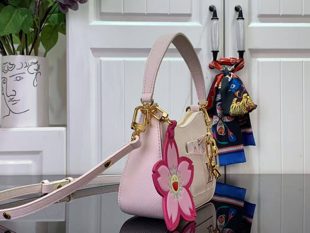 СУМКА LOUIS VUITTON детальное фото