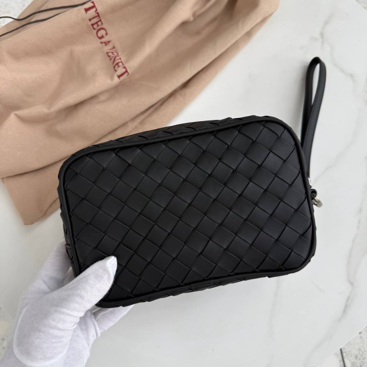 МУЖСКОЙ КЛАТЧ BOTTEGA VENETA детальное фото