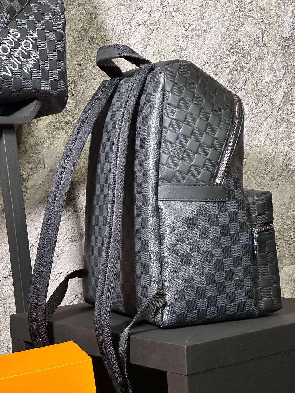 МУЖСКОЙ РЮКЗАК LOUIS VUITTON детальное фото