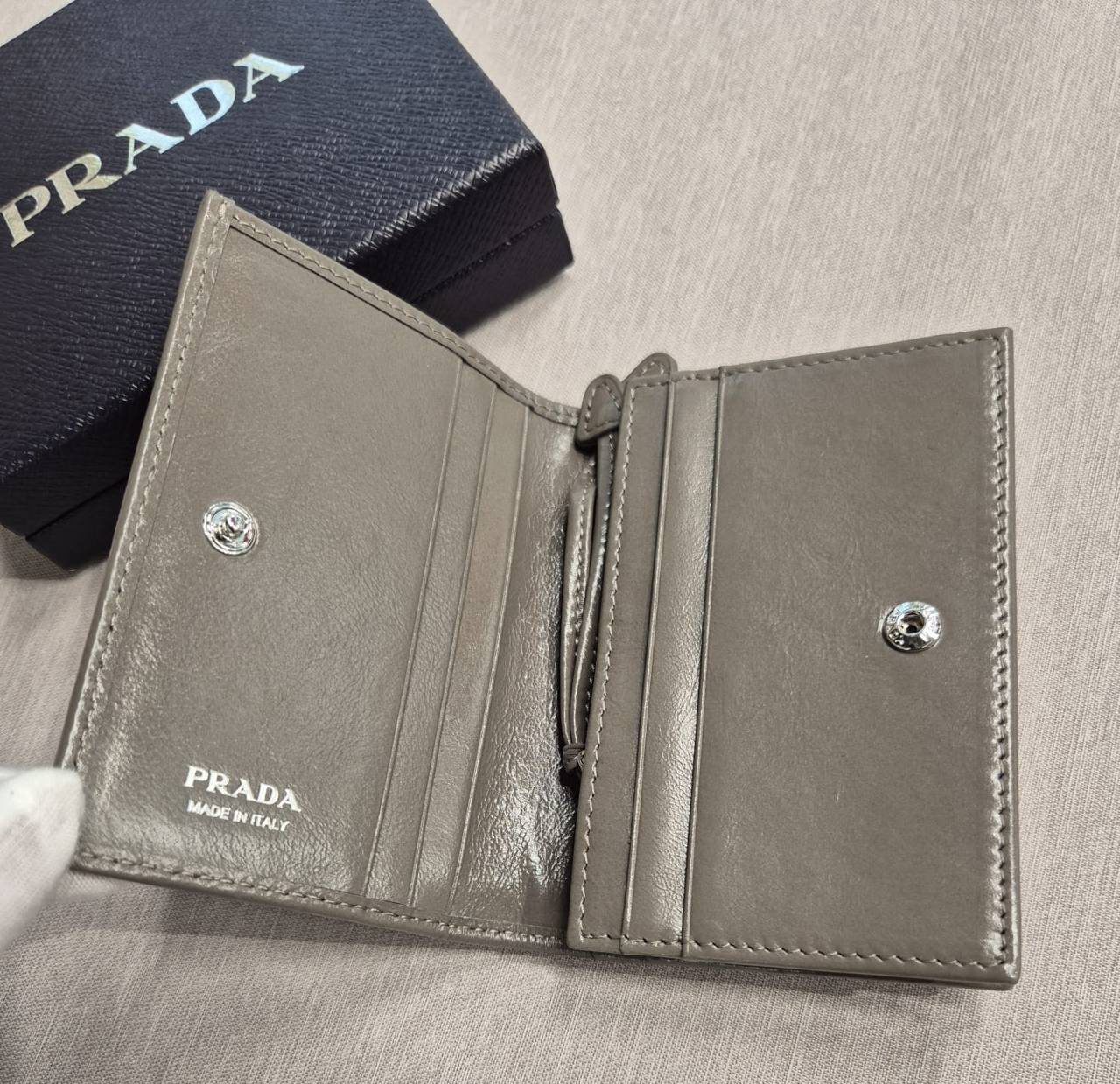 КОШЕЛЕК PRADA детальное фото