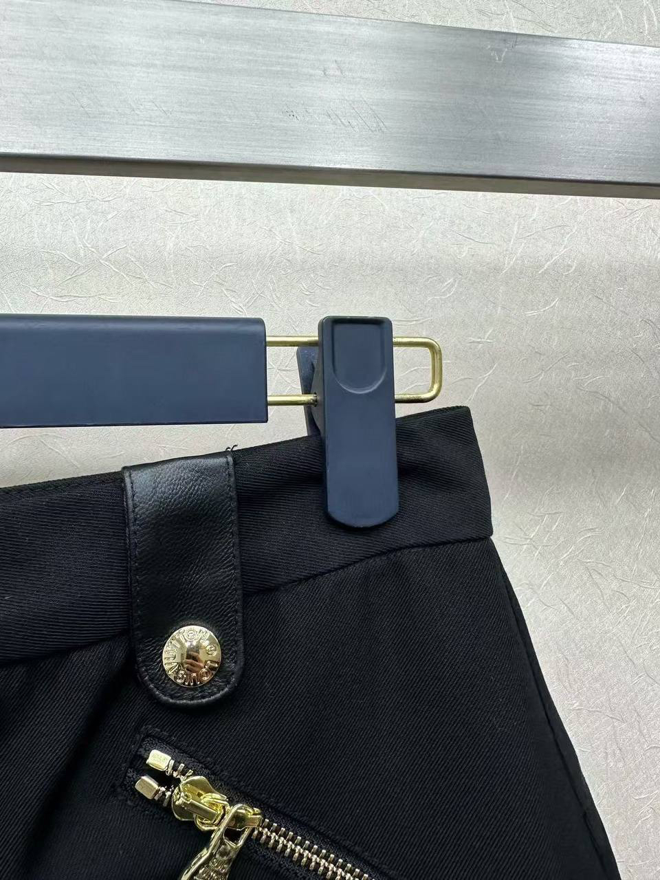 БРЮКИ LOUIS VUITTON детальное фото