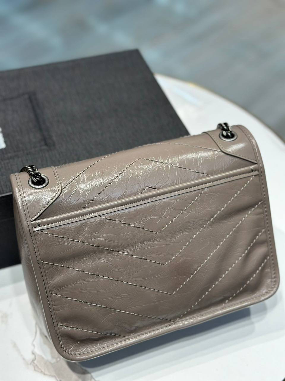 СУМКА SAINT LAURENT NIKI SMALL детальное фото