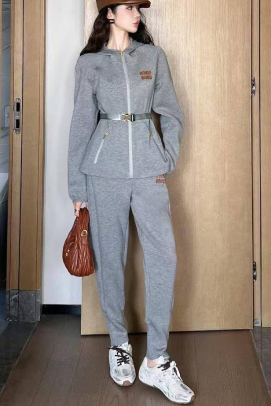 КОСТЮМ MIU MIU фото