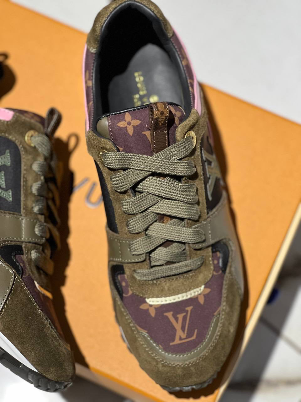 КРОССОВКИ LOUIS VUITTON детальное фото