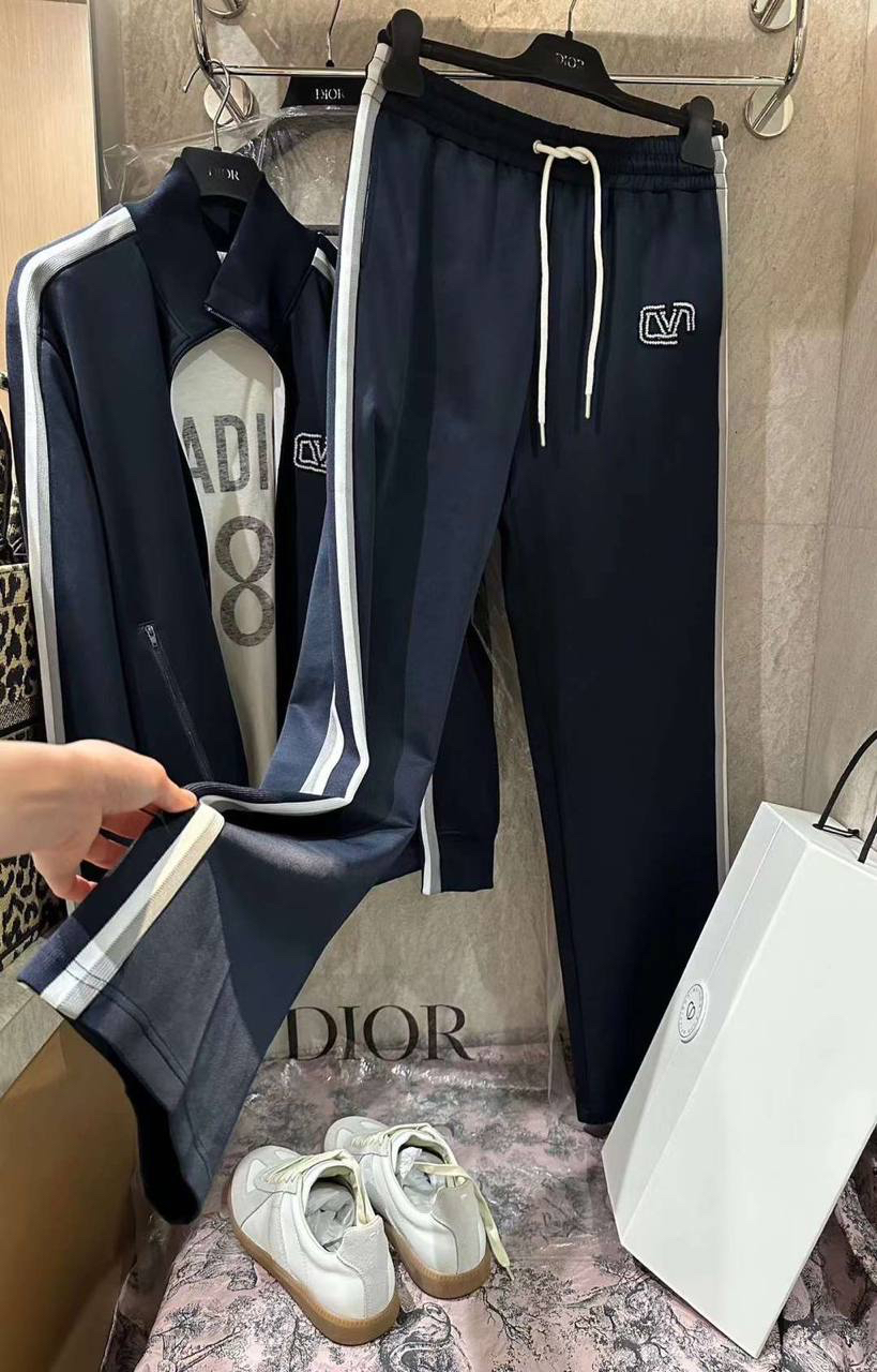 КОСТЮМ VALENTINO детальное фото