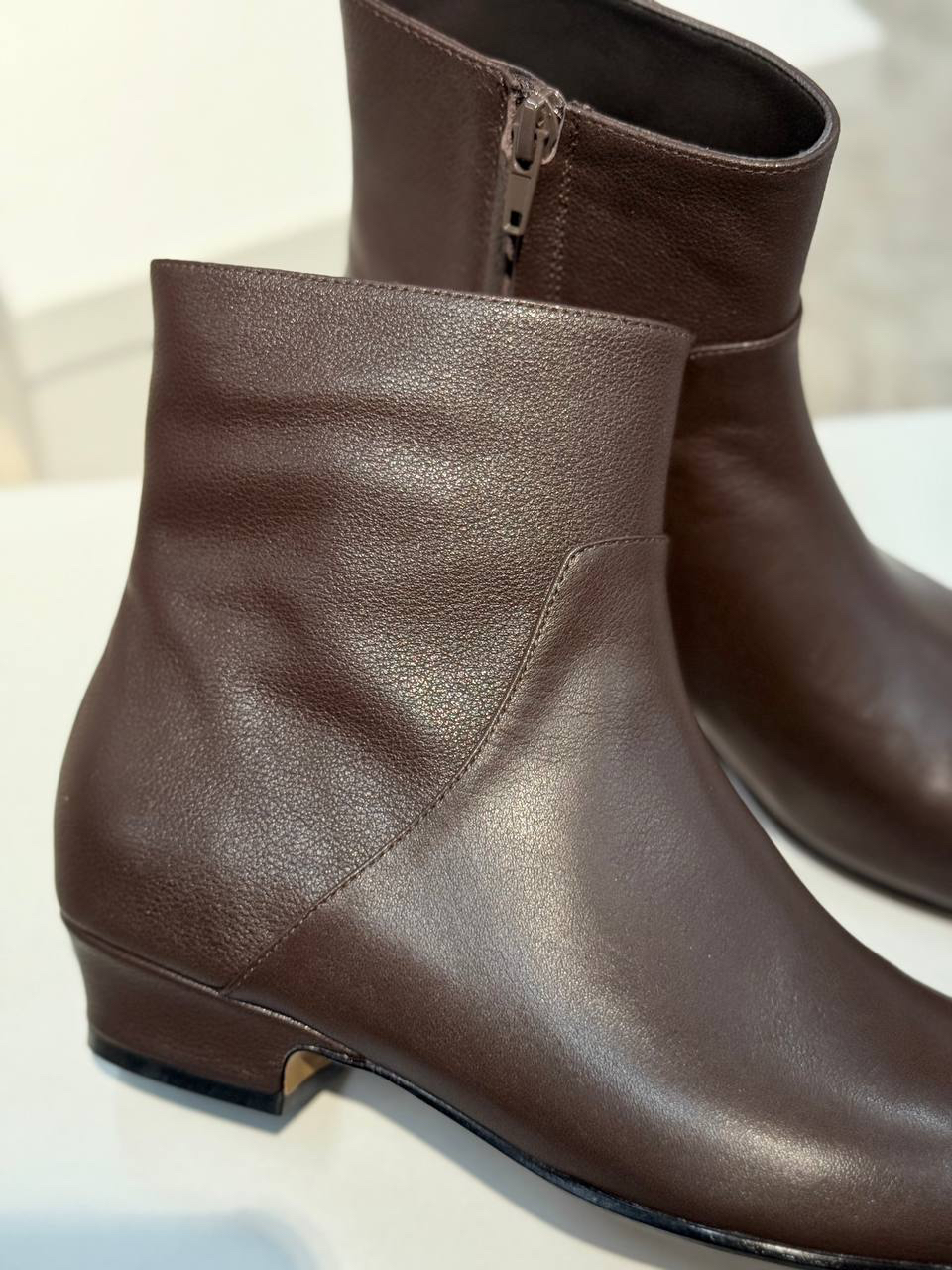 БОТИЛЬОНЫ THE ROW детальное фото