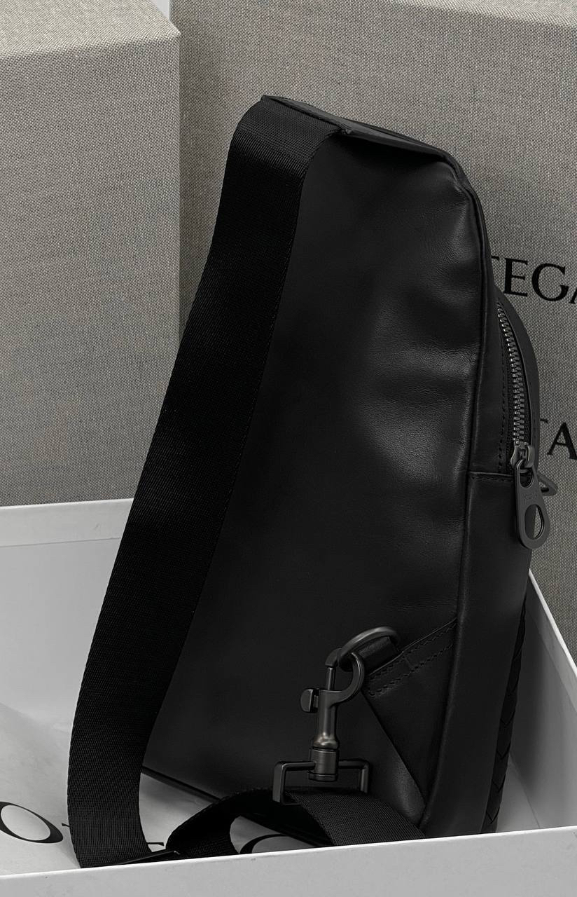 МУЖСКАЯ СУМКА СЛИНГ BOTTEGA VENETA детальное фото