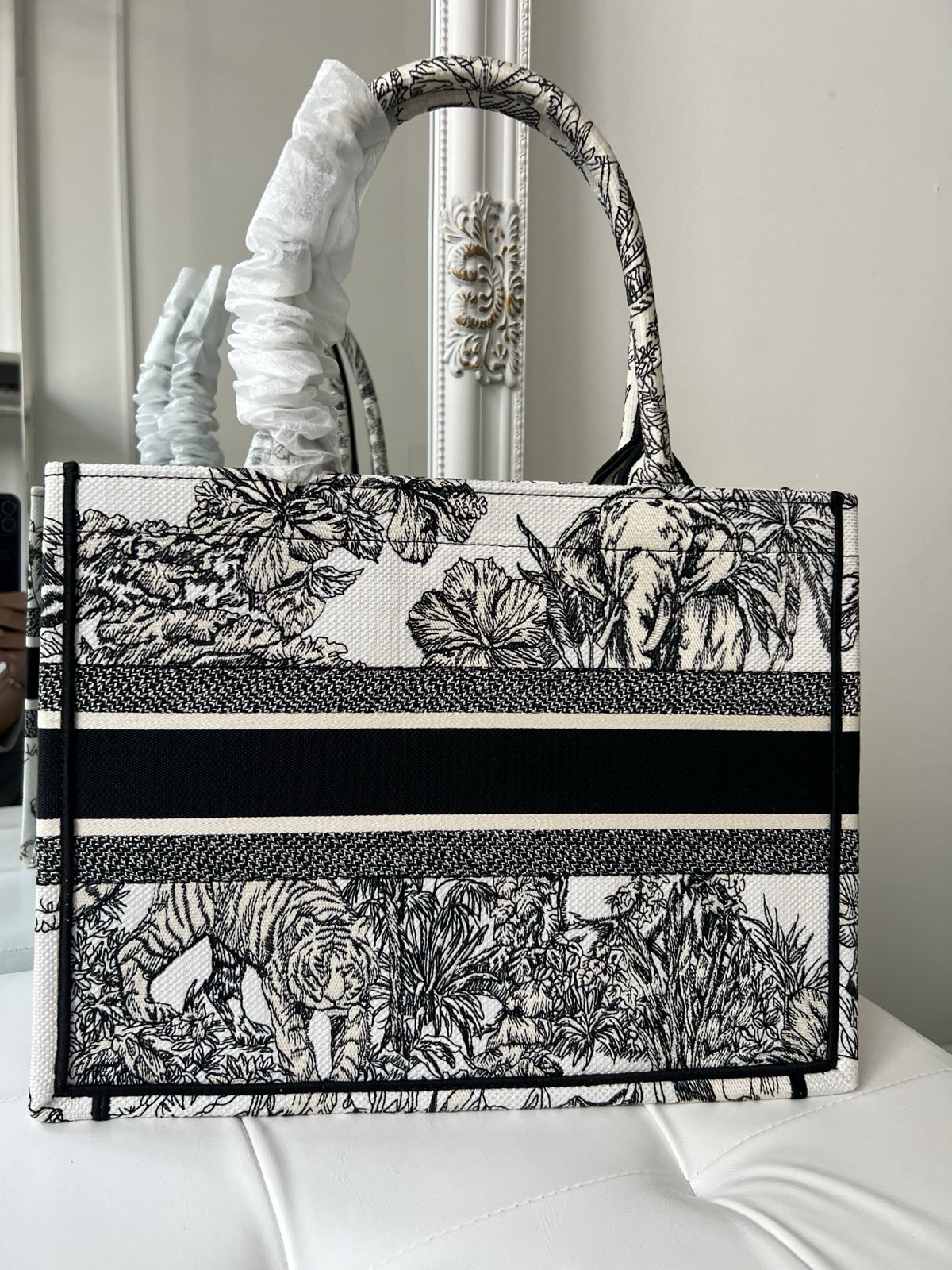 СУМКА CHRISTIAN DIOR BOOK 36 детальное фото