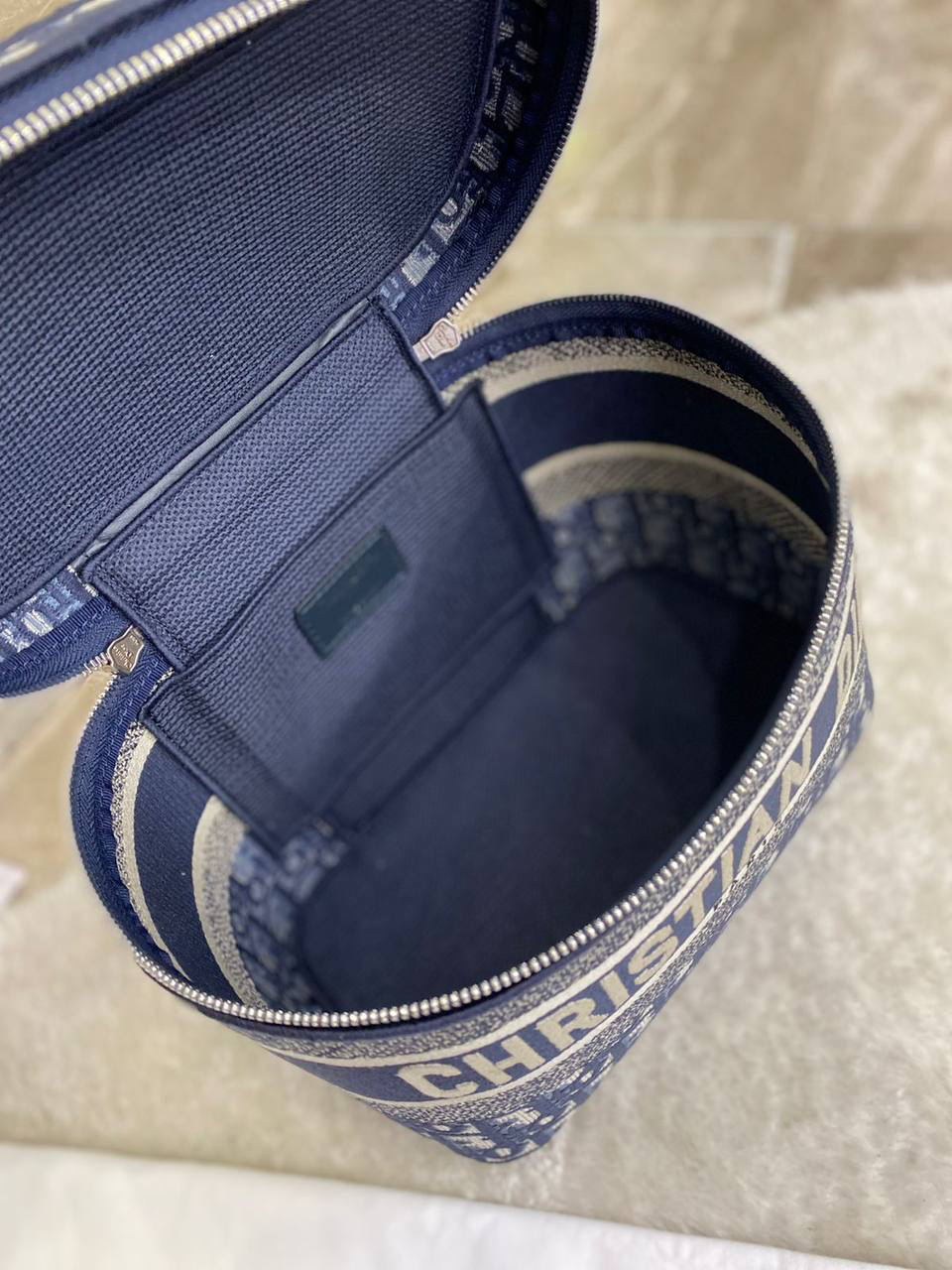 КОСМЕТИЧКА CHRISTIAN DIOR детальное фото