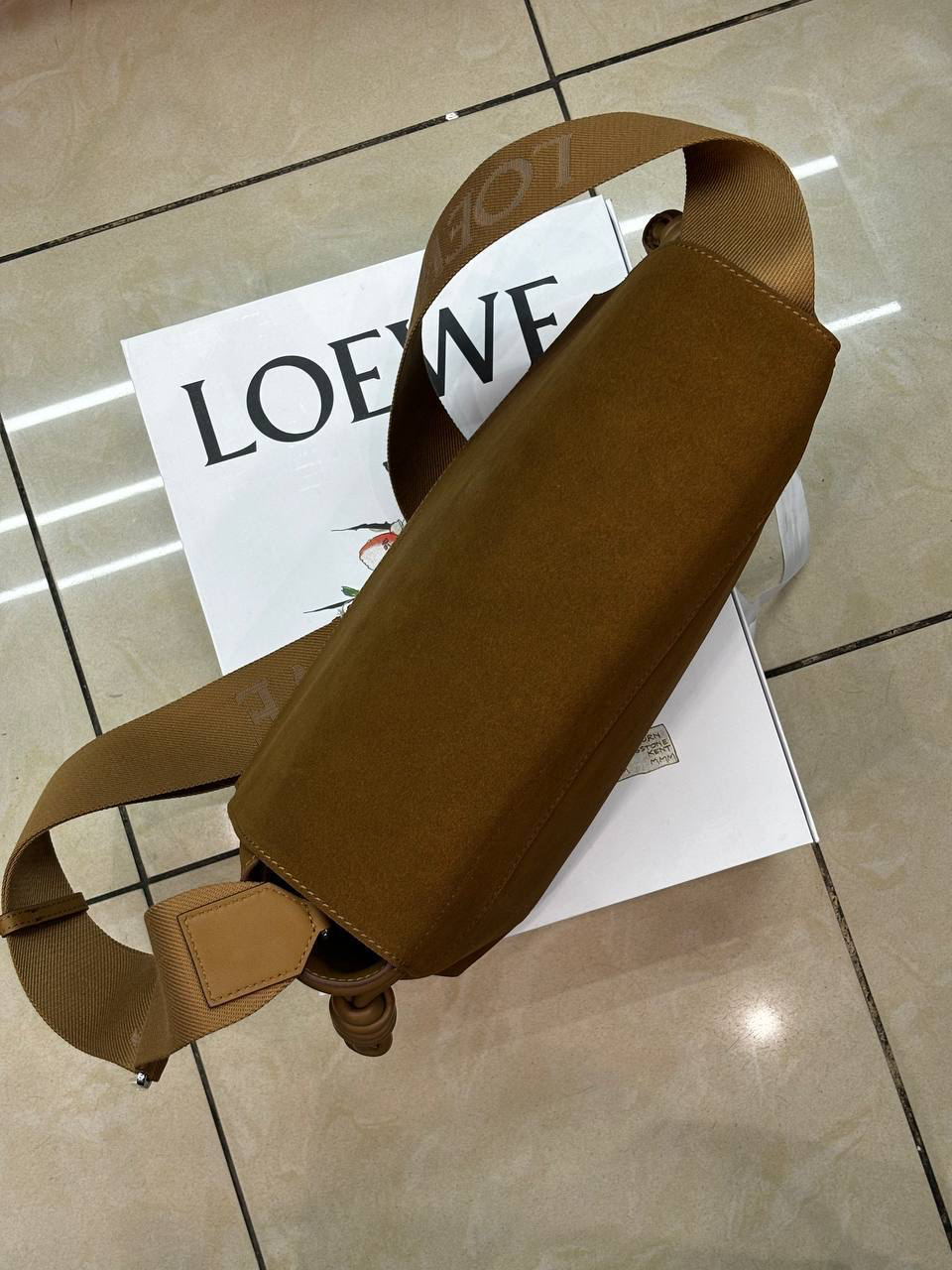 МУЖСКАЯ СУМКА МЕССЕНДЖЕР LOEWE детальное фото