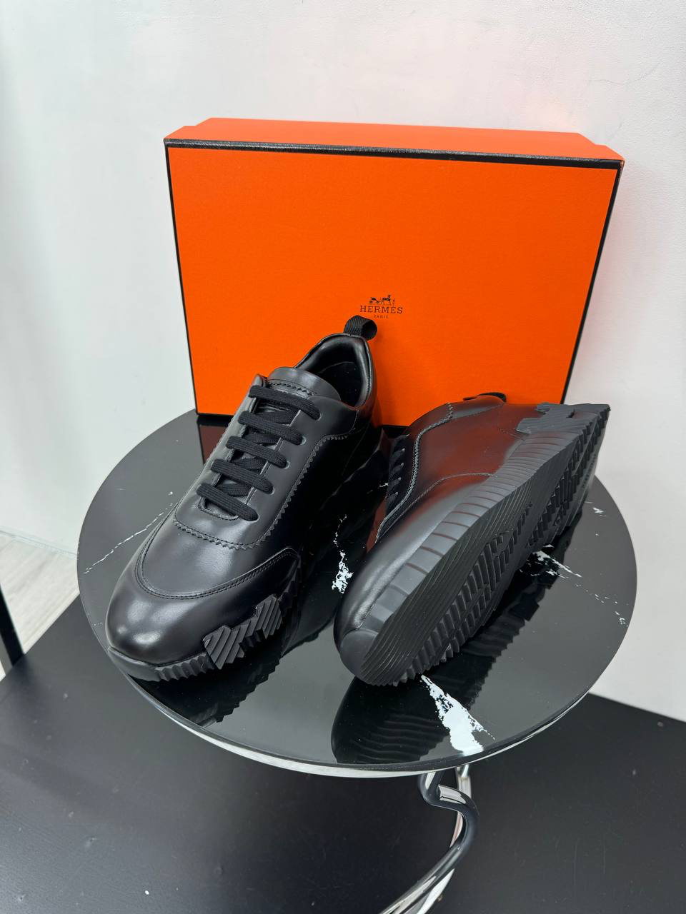 МУЖСКИЕ КРОССОВКИ HERMES детальное фото