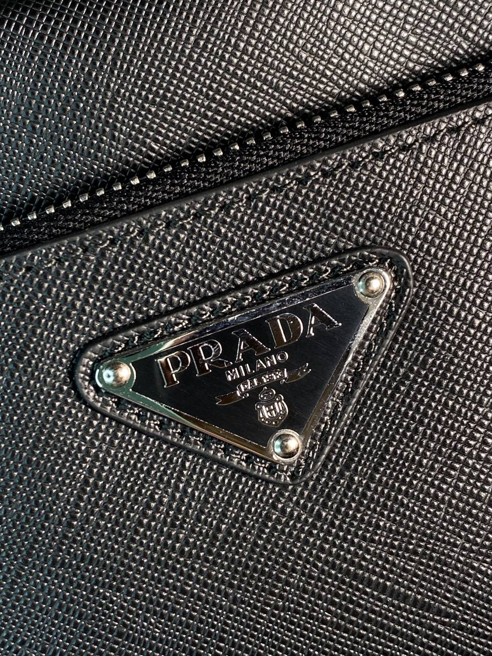 МУЖСКОЙ НЕСЕССЕР КОСМКТИЧКА PRADA детальное фото