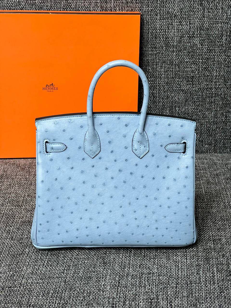 СУМКА HERMES BIRKIN 25 OSTRICH MYKONOS GOLD HARDWARE детальное фото