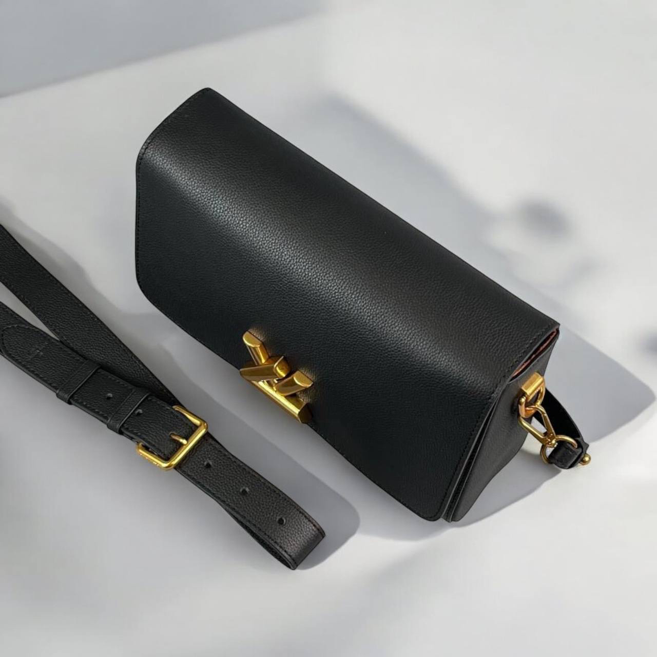 СУМКА LOUIS VUITTON детальное фото