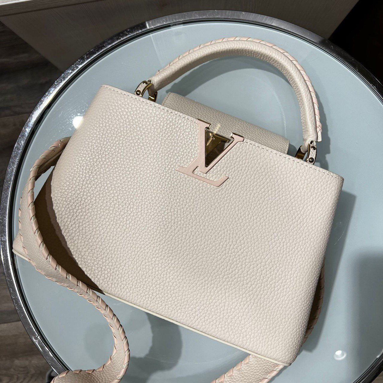 СУМКА LOUIS VUITTON CAPUCINES детальное фото