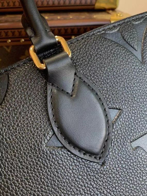 СУМКА LOUIS VUITTON детальное фото