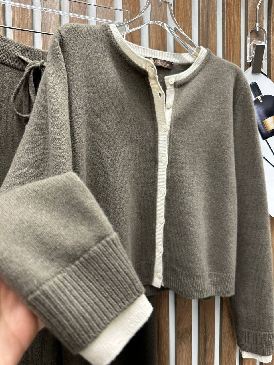 КОСТЮМ LORO PIANA детальное фото