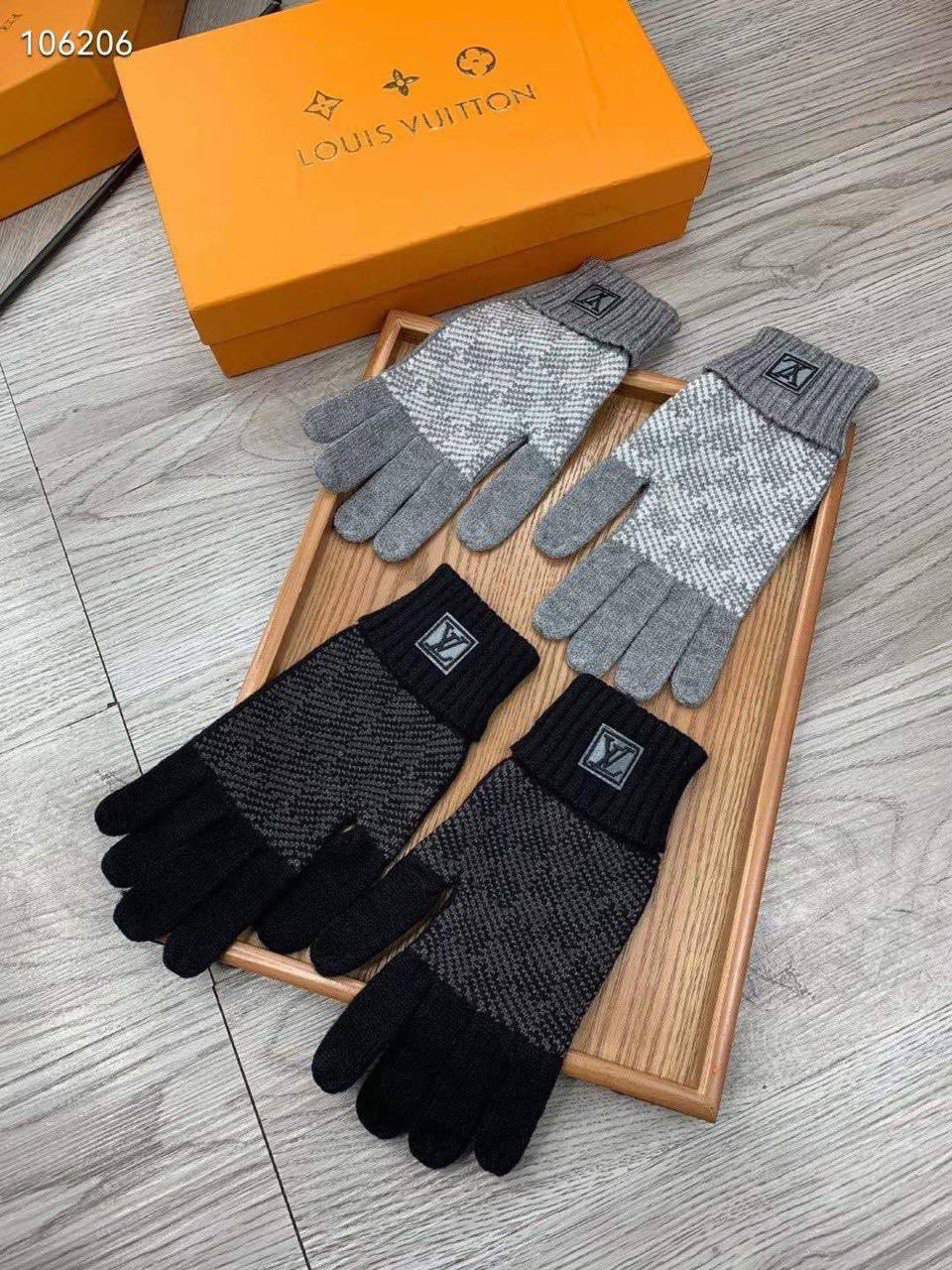 ПЕРЧАТКИ LOUIS VUITTON детальное фото
