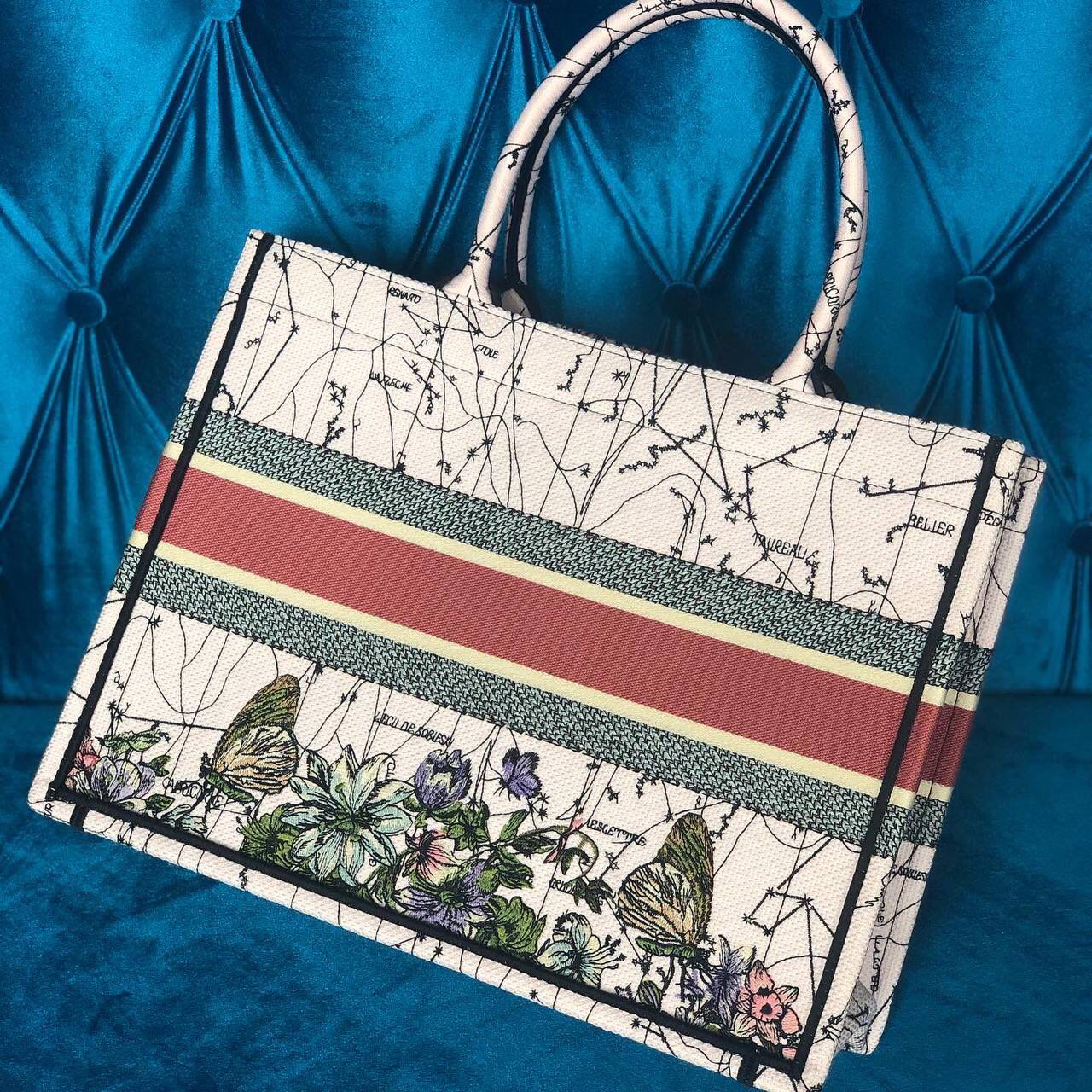 СУМКА CHRISTIAN DIOR BOOK 36 детальное фото