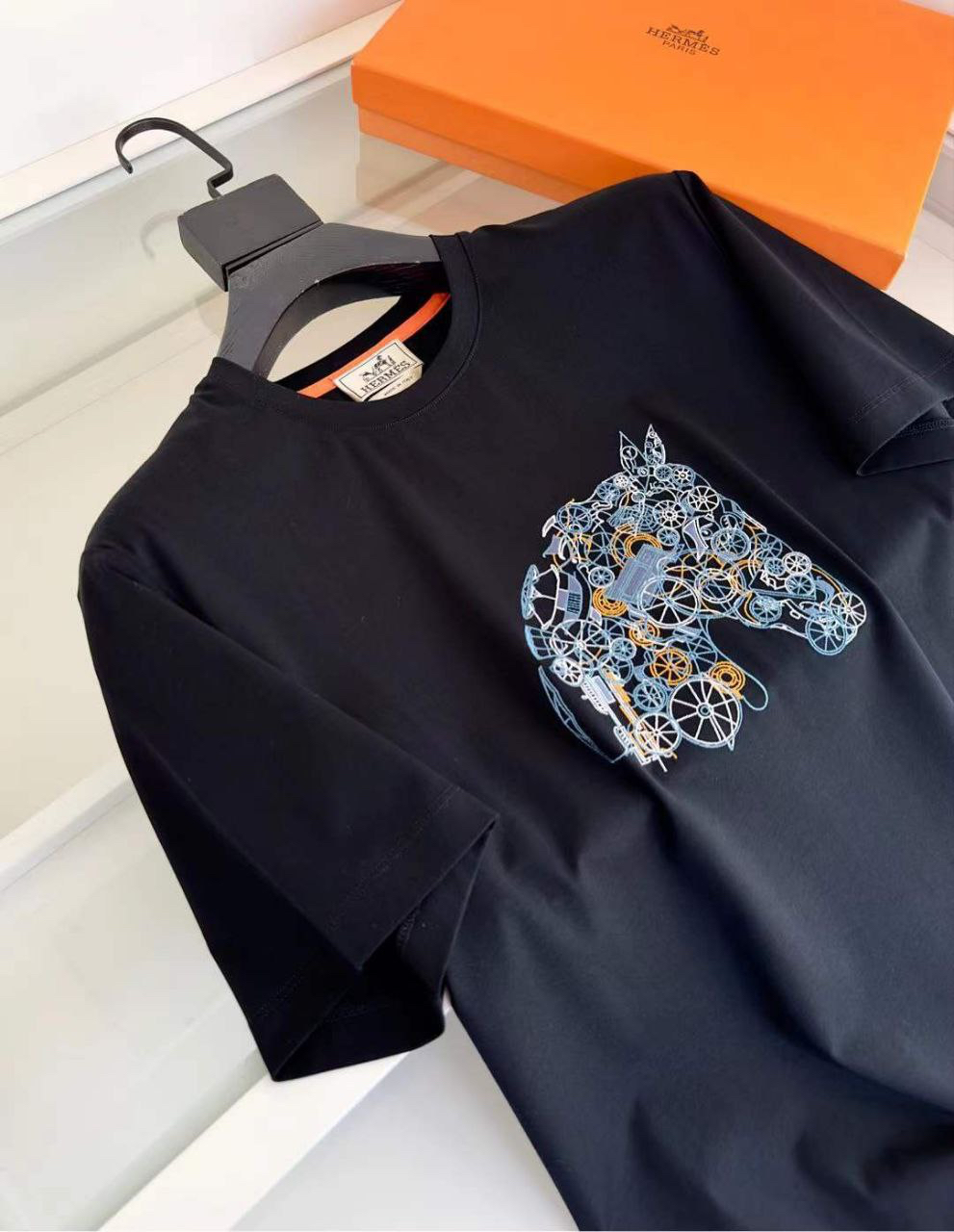 МУЖСКАЯ ФУТБОЛКА HERMES детальное фото
