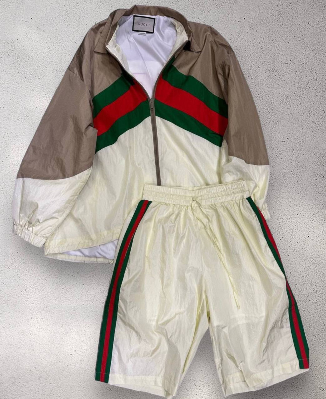 КОСТЮМ GUCCI фото