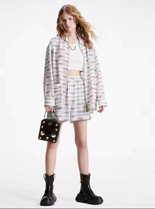 КОСТЮМ LOUIS VUITTON детальное фото