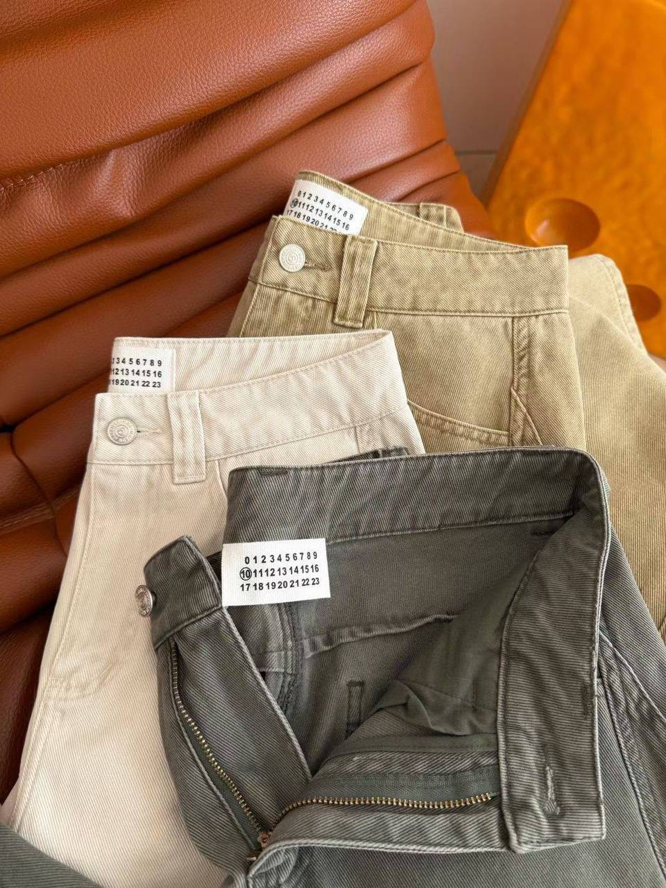 БРЮКИ MAISON MARGIELA детальное фото