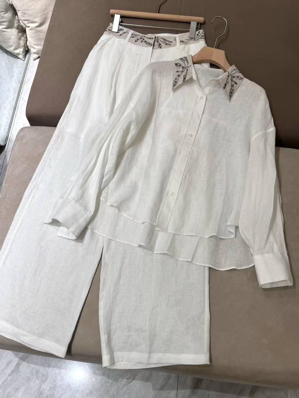 КОСТЮМ BRUNELLO CUCINELLI детальное фото