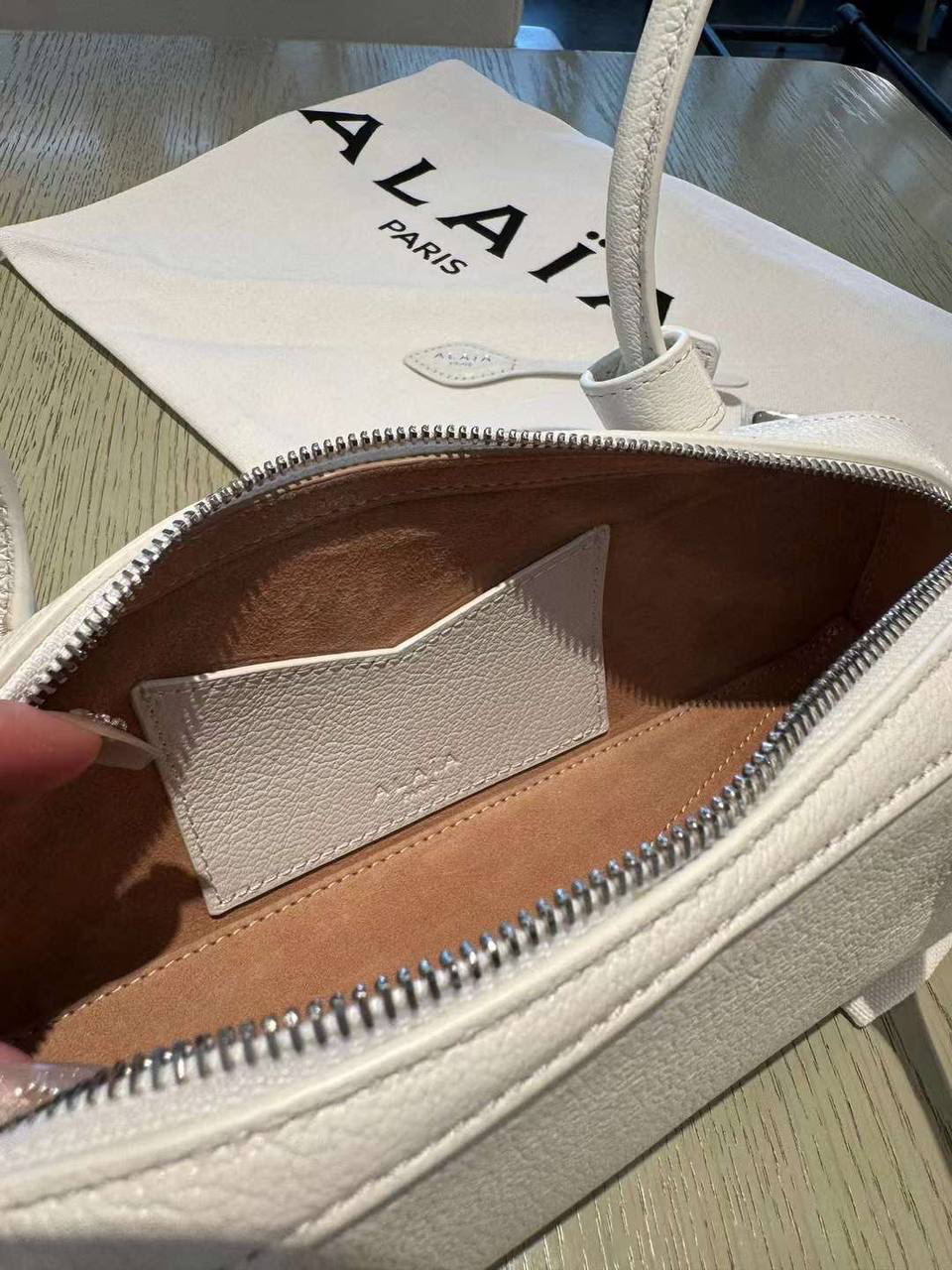 СУМКА ALAIA детальное фото