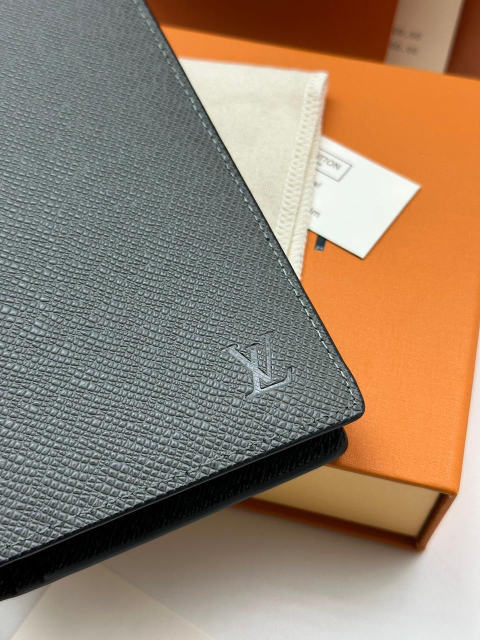 МУЖСКОЙ ПОРТМОНЕ LOUIS VUITTON детальное фото