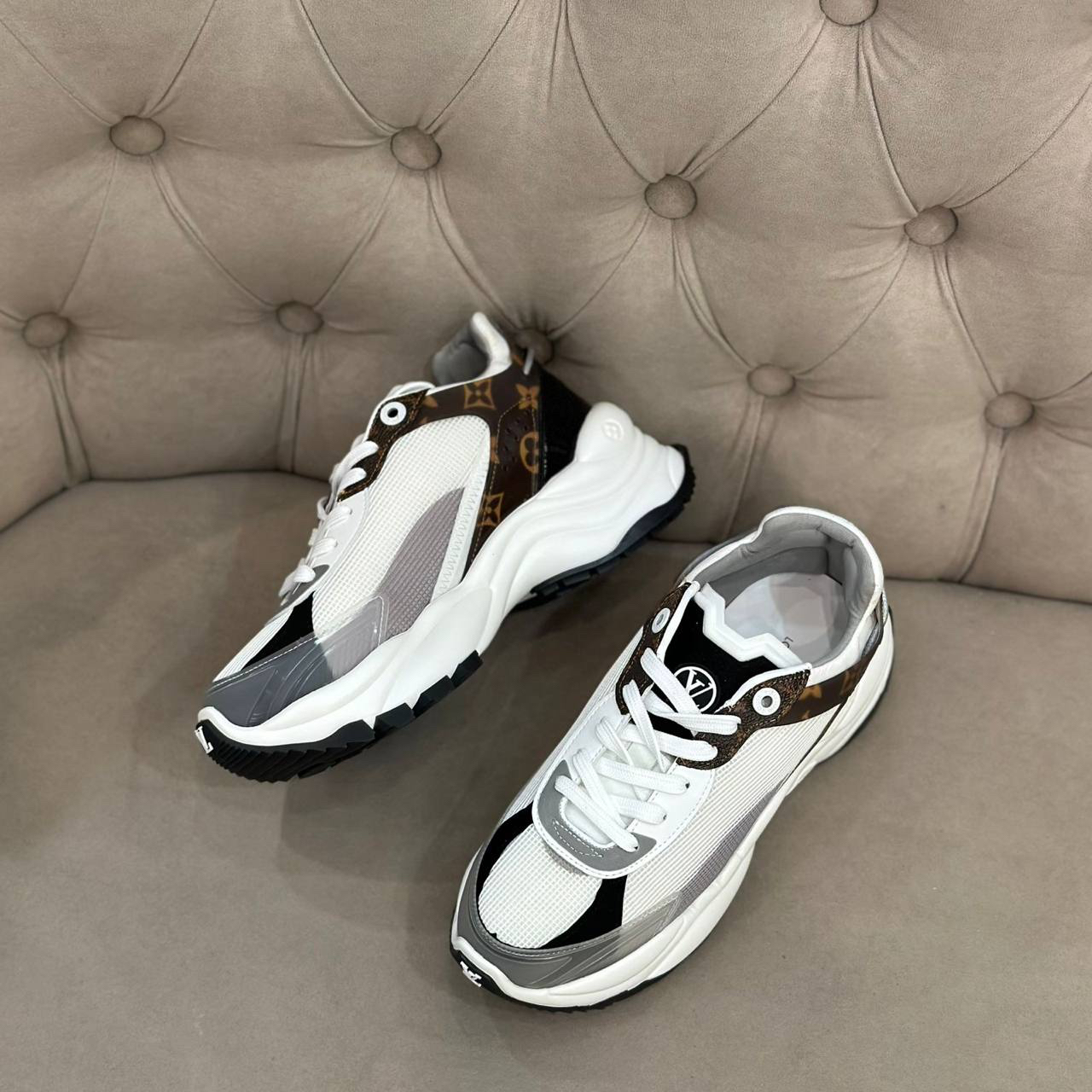 КРОССОВКИ LOUIS VUITTON детальное фото