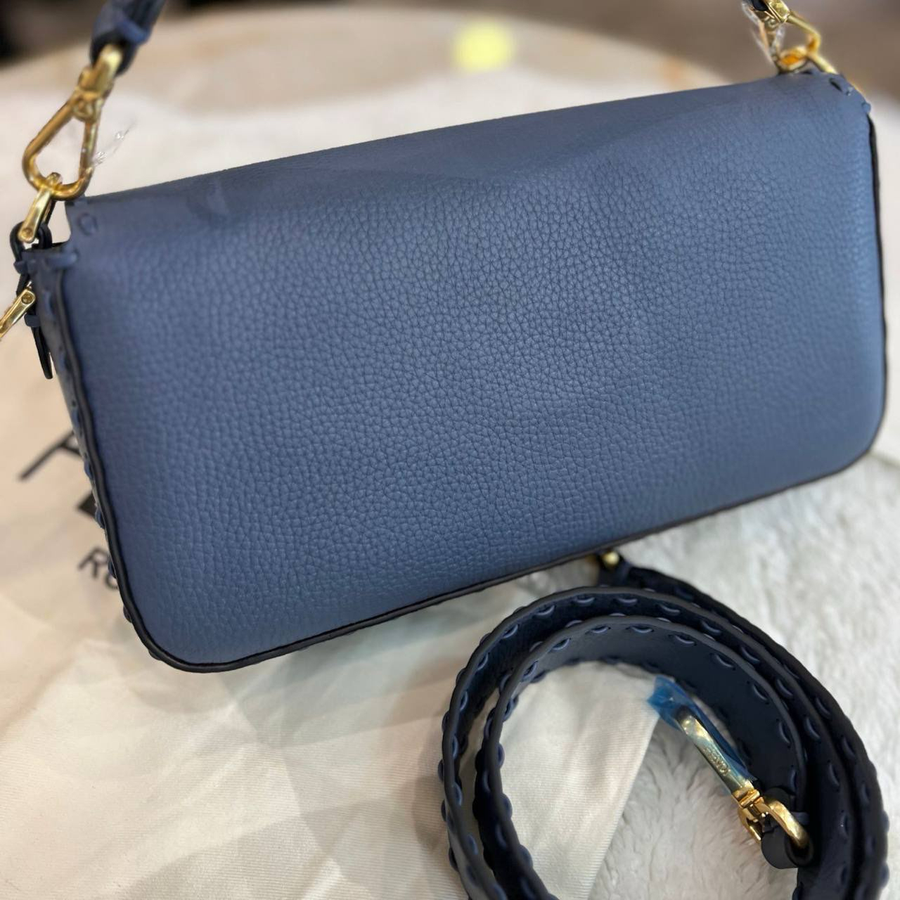 СУМКА FENDI BAGUETTE детальное фото