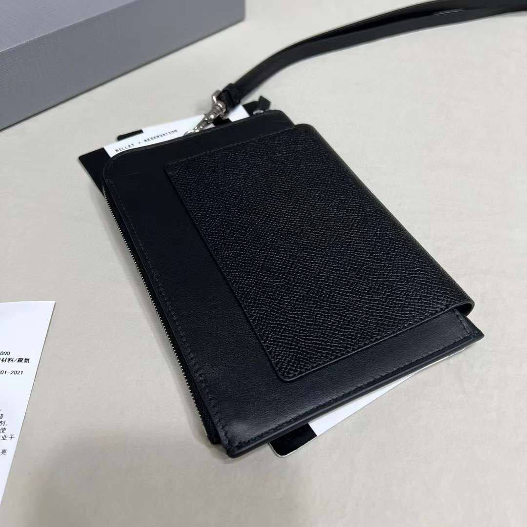 СУМКА BALENCIAGA PASSPORT PHONE HOLDER BLACK детальное фото